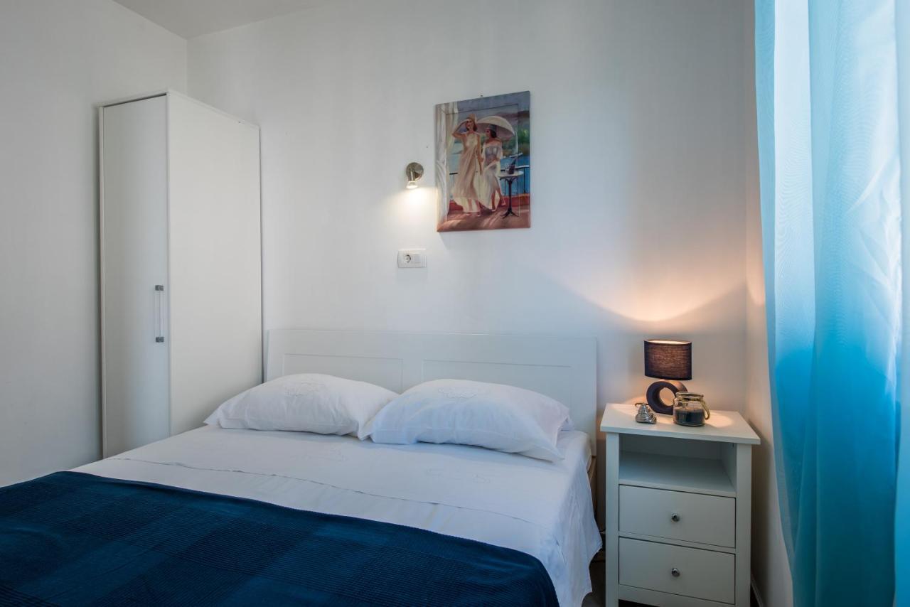 Apartments Amneris Трогір Екстер'єр фото