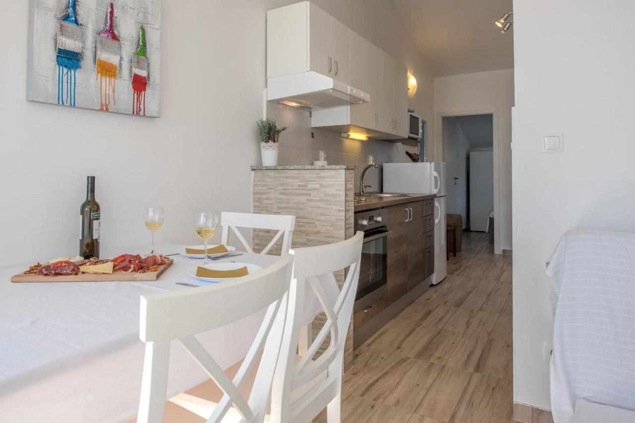 Apartments Amneris Трогір Екстер'єр фото