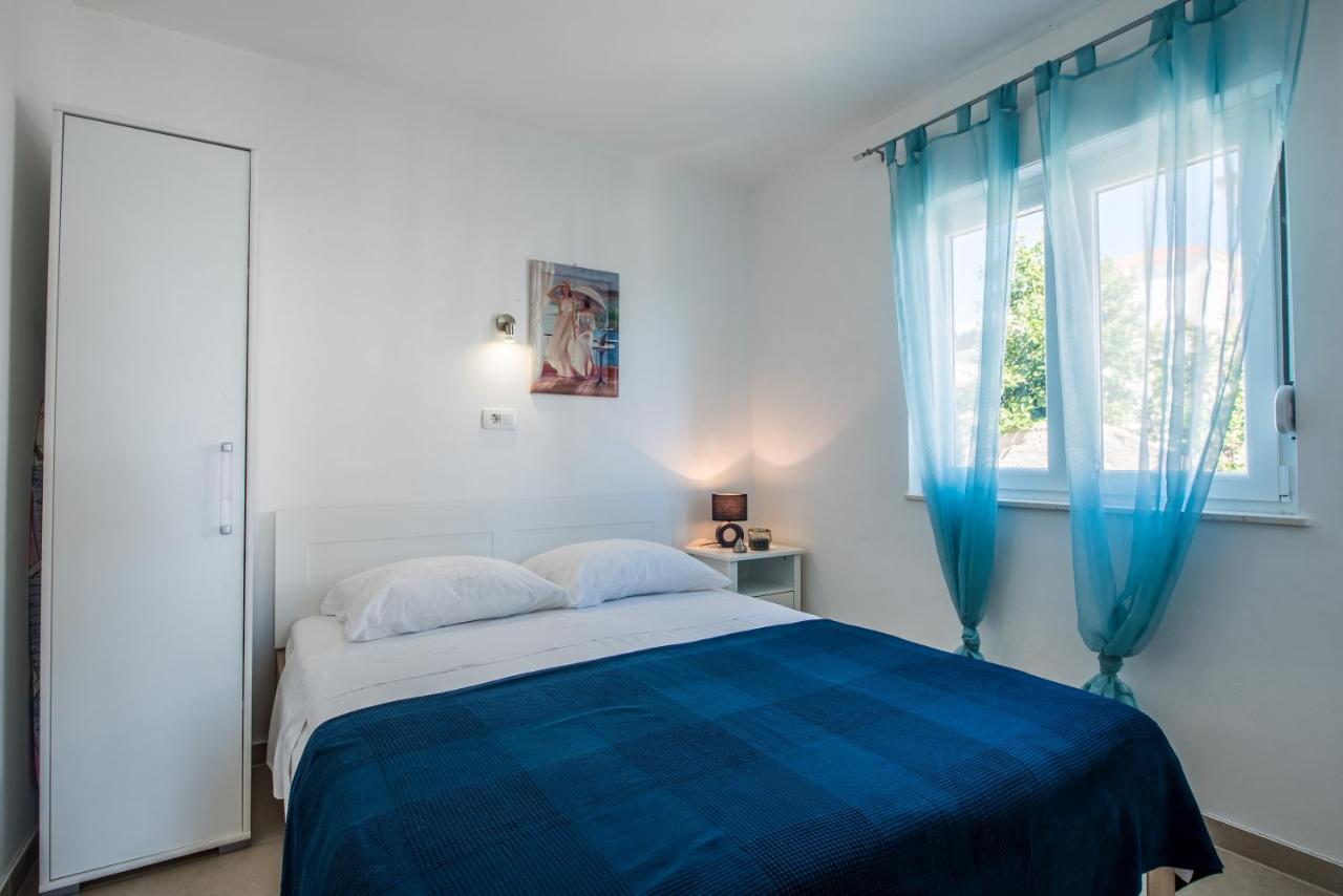 Apartments Amneris Трогір Екстер'єр фото