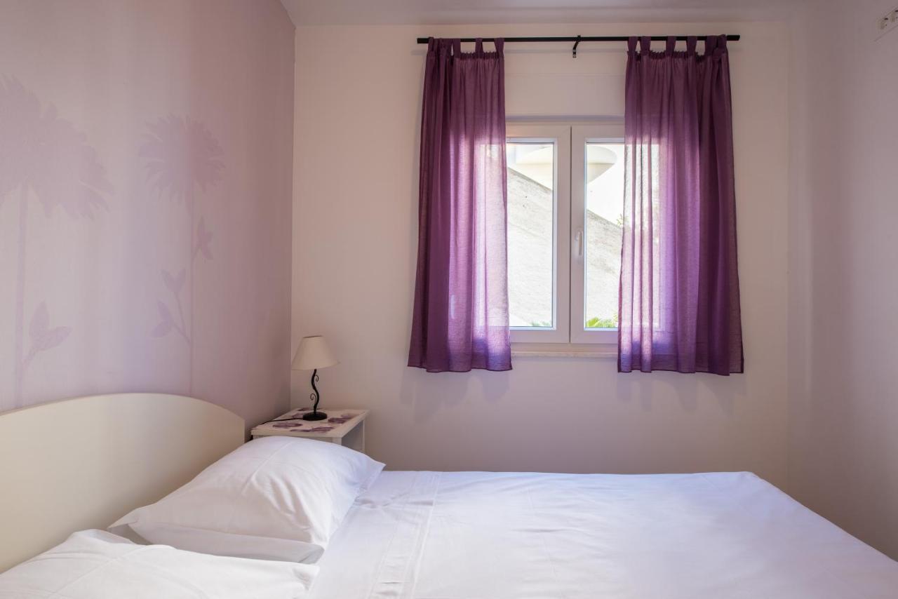 Apartments Amneris Трогір Екстер'єр фото